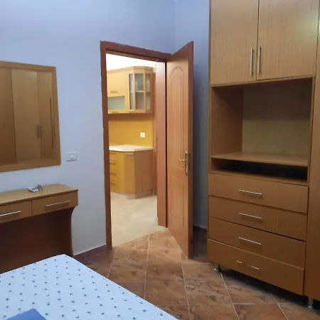 Golem, Mali I Robit * Golem (Tirana)