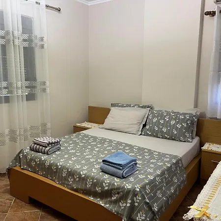 Golem, Mali I Robit Golem (Tirana)